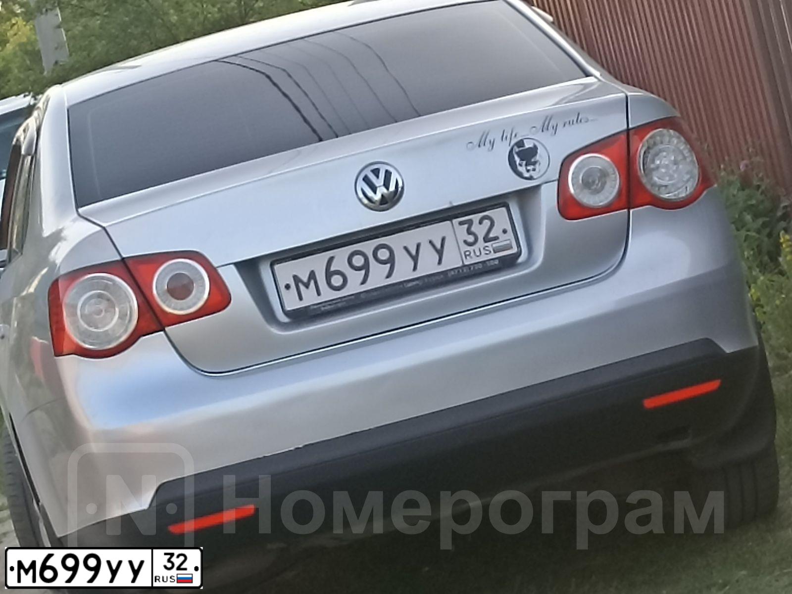 Фото автомобиля VOLKSWAGEN JETTA, 2008 — госномер М699УУ32. Цвет: Серебристый