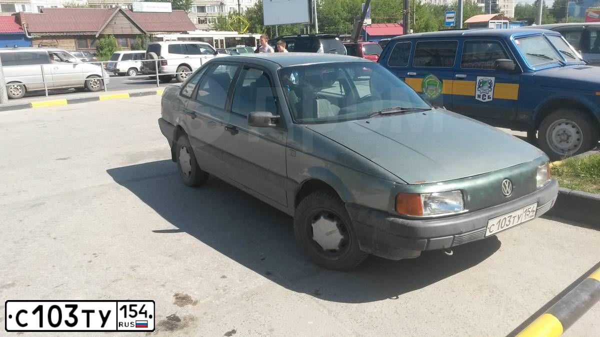 Фото автомобиля VOLKSWAGEN PASSAT, 1988 — госномер С103ТУ154. Цвет: СЕРО-ЗЕЛЕНЫЙ