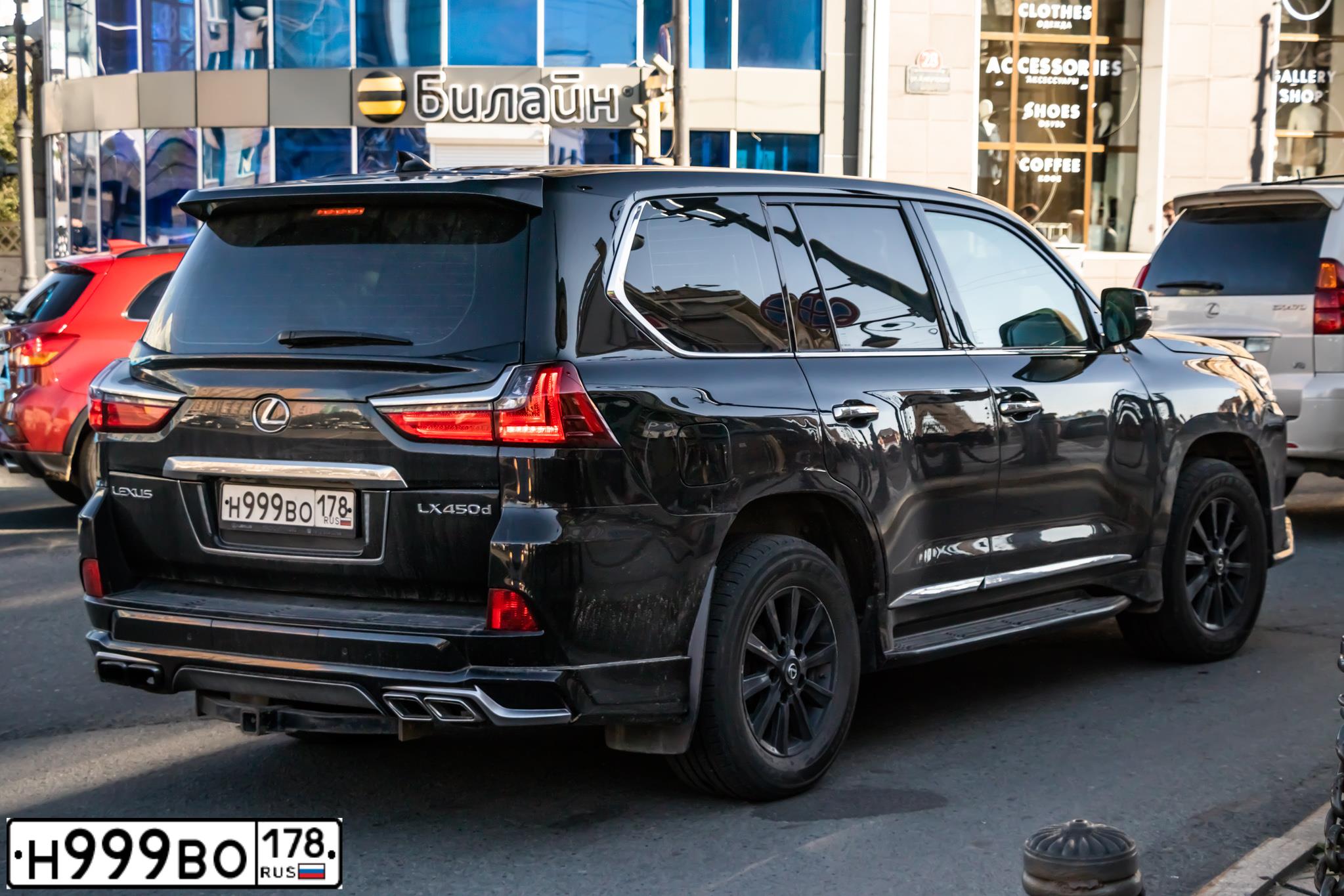 Фото автомобиля FORD FOCUS, 2017 — госномер О026ТУ178. Цвет: ЧЕРНЫЙ