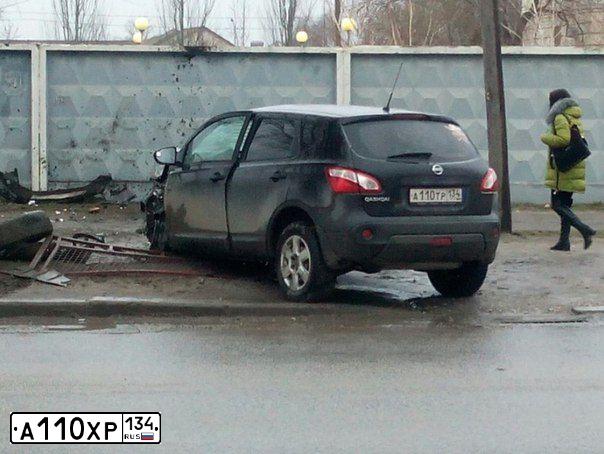 Фото автомобиля NISSAN TEANA, 2012 — госномер Т451АХ05. Цвет: Серебристый