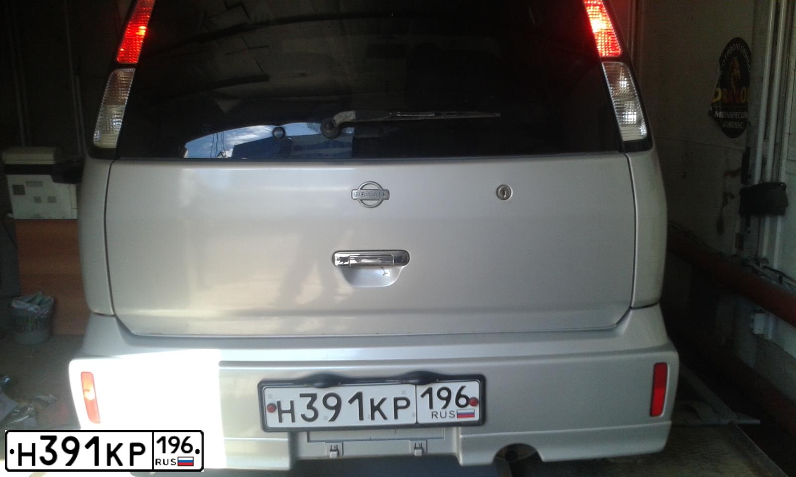 Фото автомобиля NISSAN CUBE, 2001 — госномер Р937ЕН196