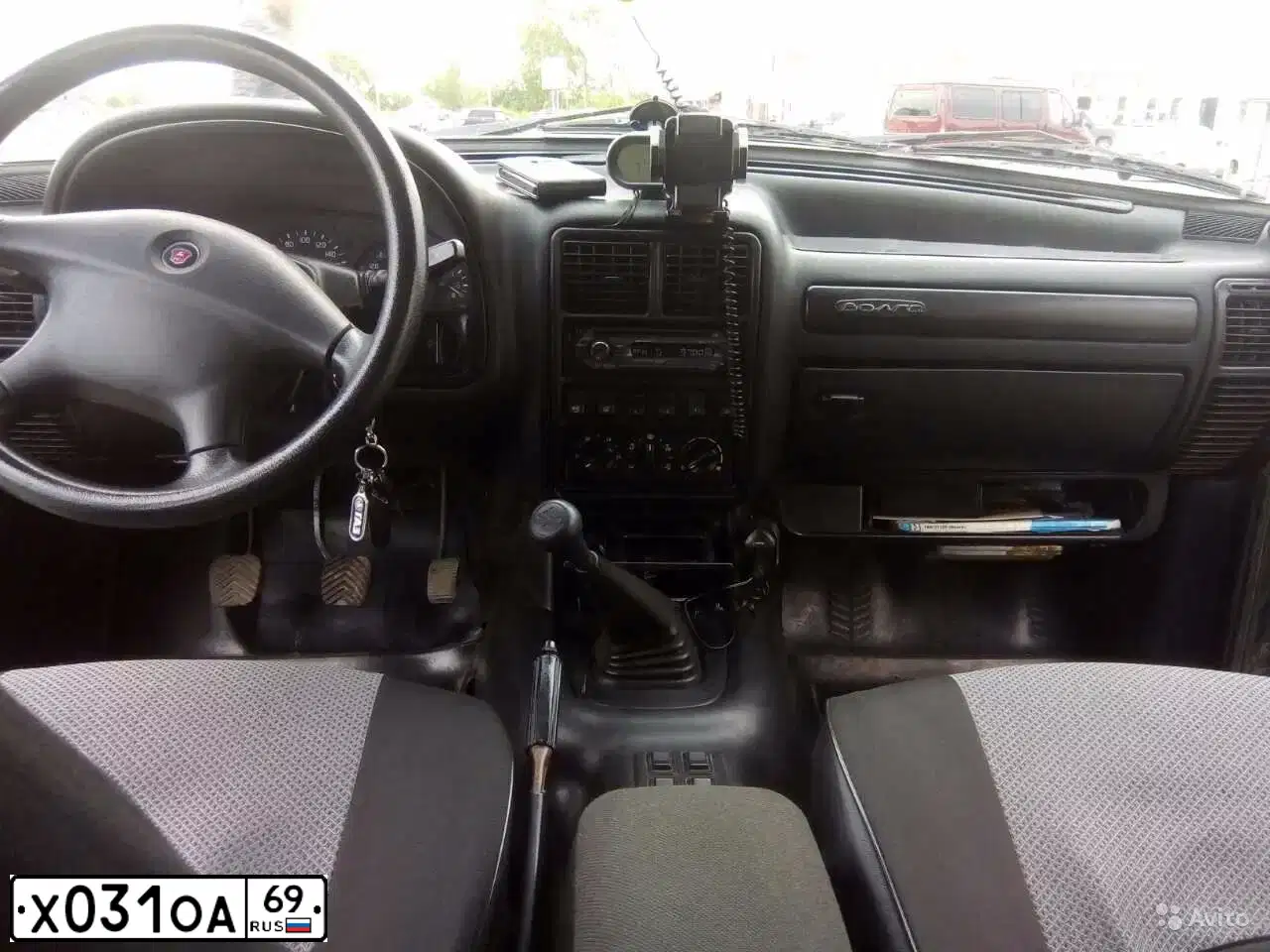 Фото автомобиля GAZ 3110 WOLGA, 2006 — госномер Х031ОА69. Цвет: ЧЕРНЫЙ