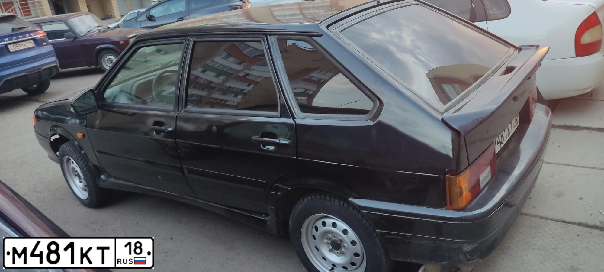 Фото автомобиля LADA 2114 SAMARA, 2008 — госномер М481КТ18. Цвет: ГРАФИТОВЫЙ МЕТАЛ