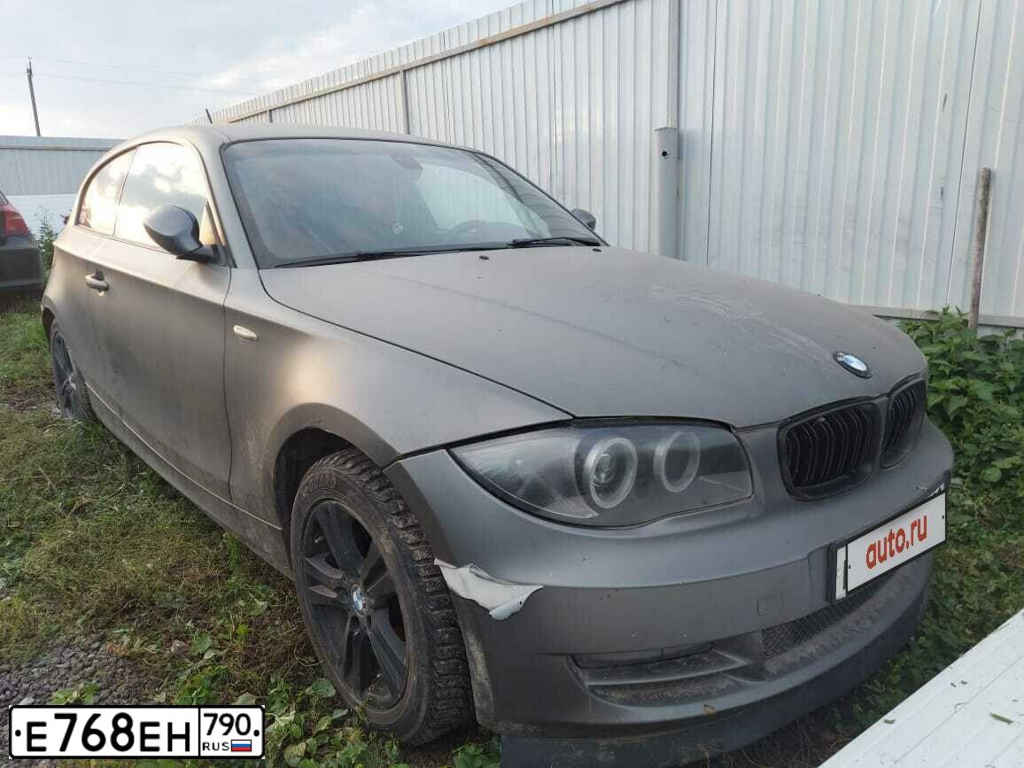 Фото автомобиля BMW SERIE 1, 2008 — госномер Х258АС71. Цвет: БЕЛЫЙ