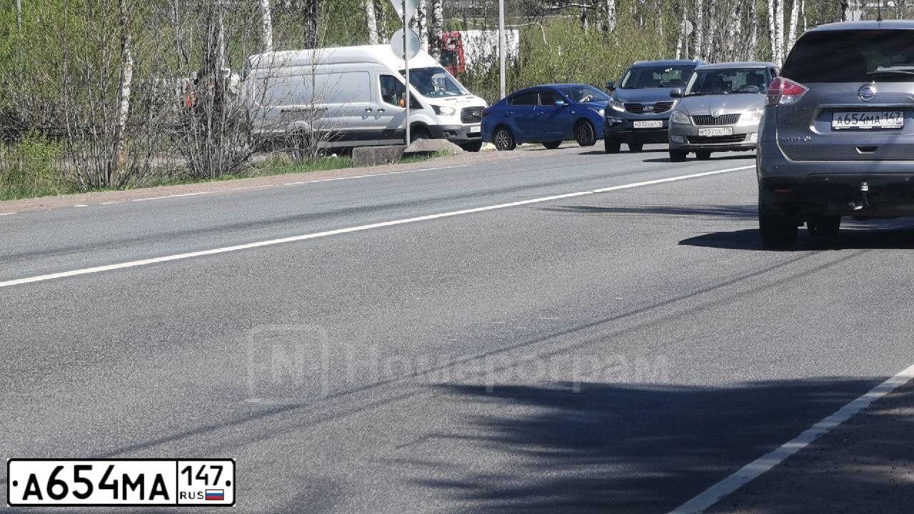 Фото автомобиля NISSAN X-TRAIL, 2015 — госномер С272НТ178. Цвет: СЕРЫЙ