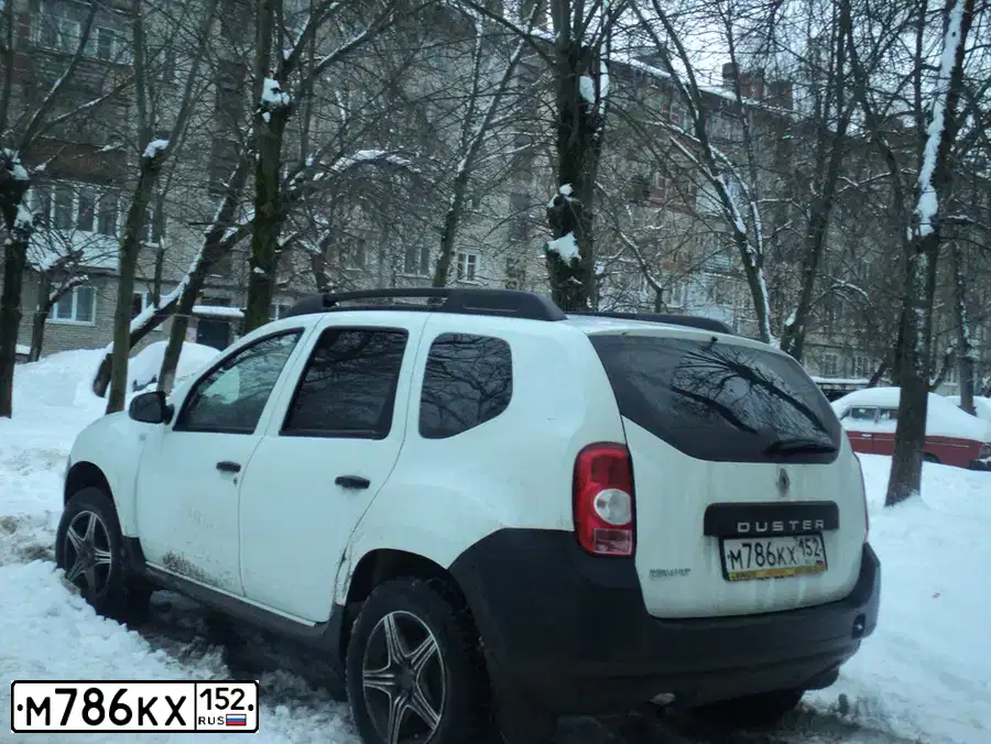 Фото автомобиля RENAULT DUSTER, 2013 — госномер К762ТС33. Цвет: Белый