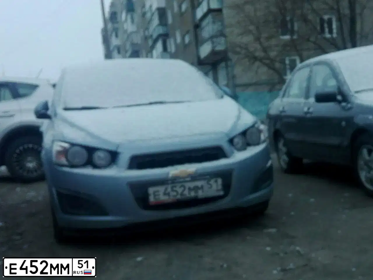 Фото автомобиля CHEVROLET AVEO, 2012 — госномер Е452ММ51. Цвет: ГОЛУБОЙ