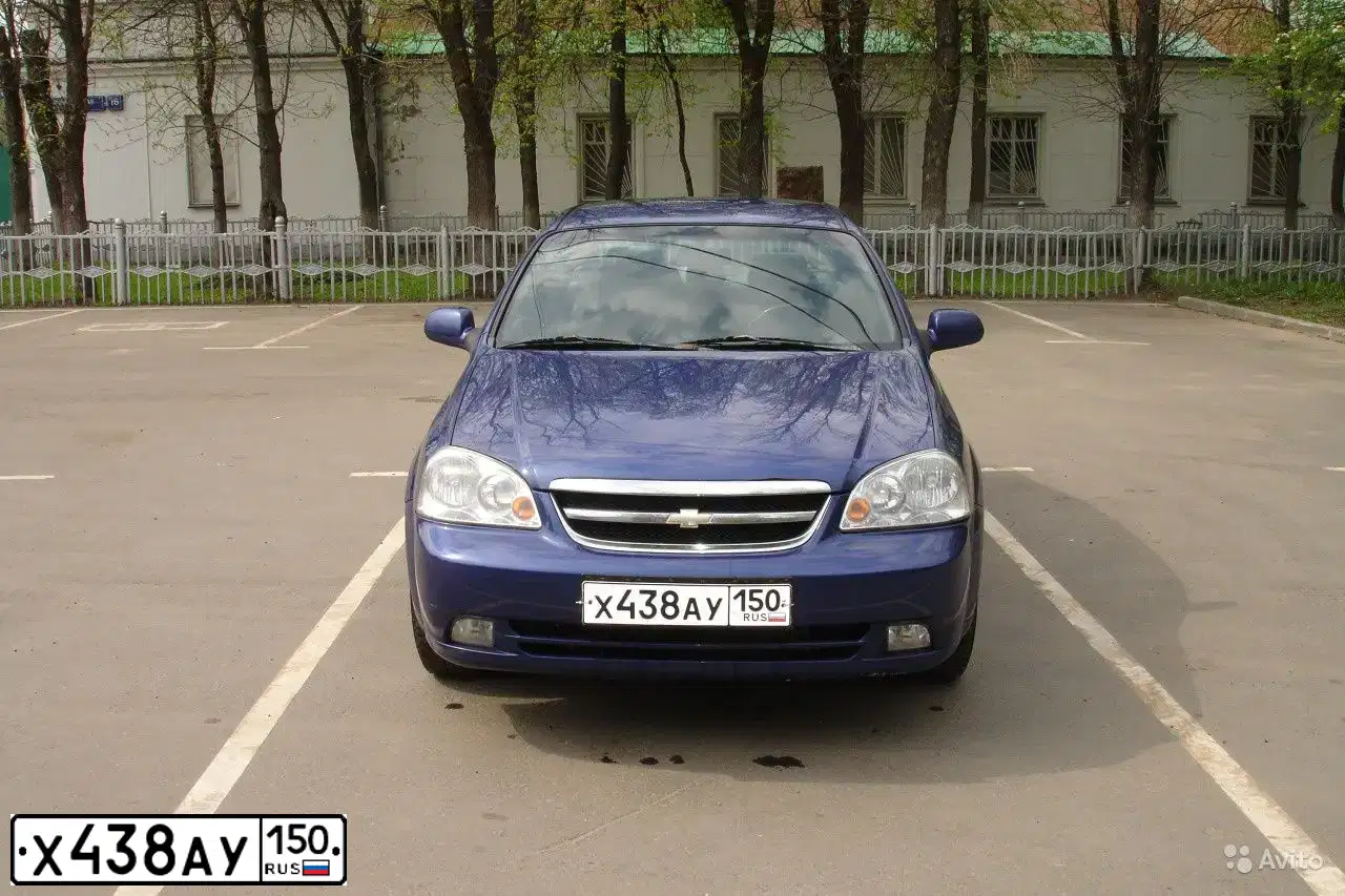 Фото автомобиля CHEVROLET LACETTI, 2006 — госномер Е888АА126. Цвет: синий