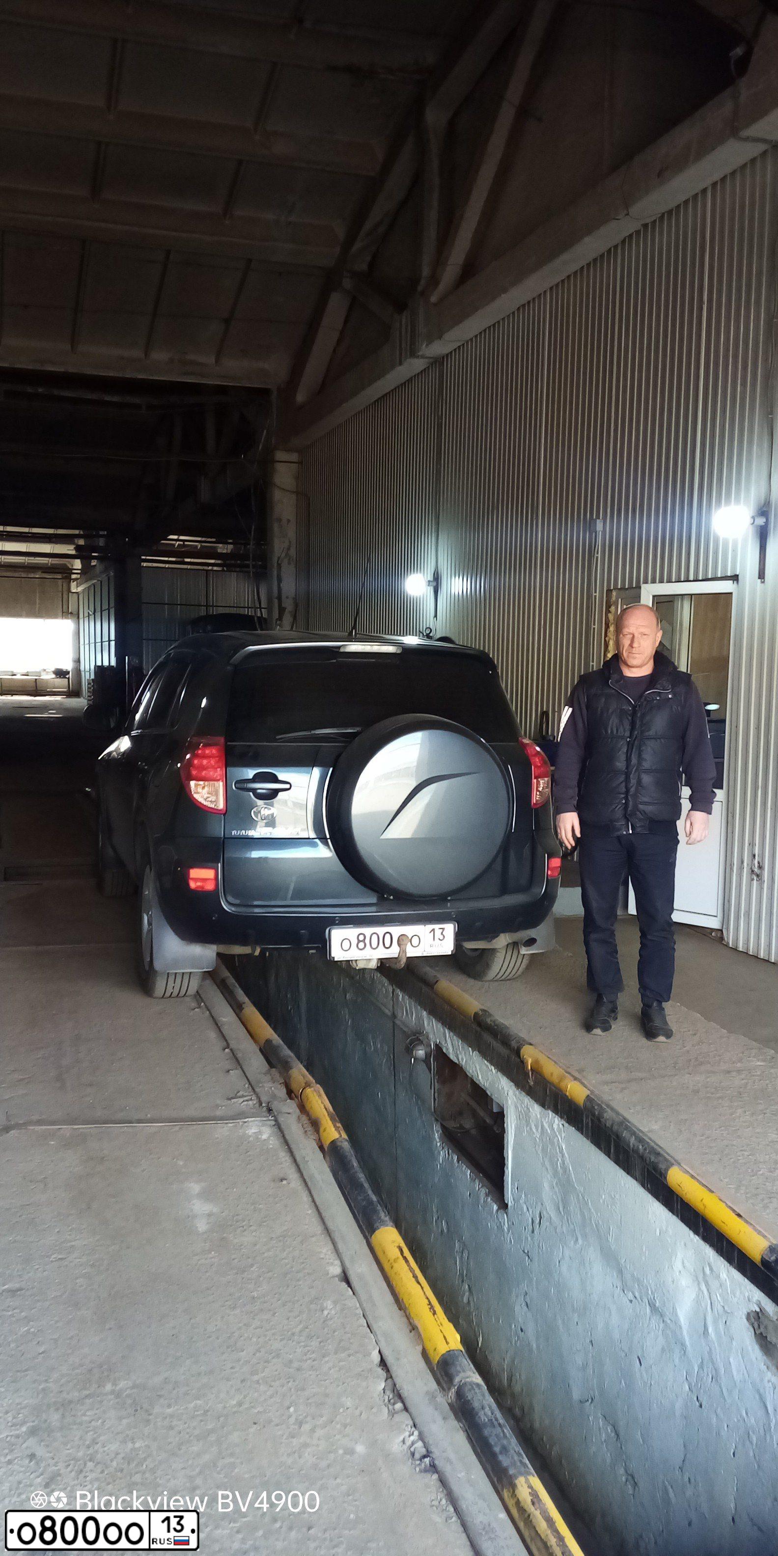 Фото автомобиля CHEVROLET NIVA, 2011 — госномер О800ОО13. Цвет: СИНИЙ МЕТАЛЛИК