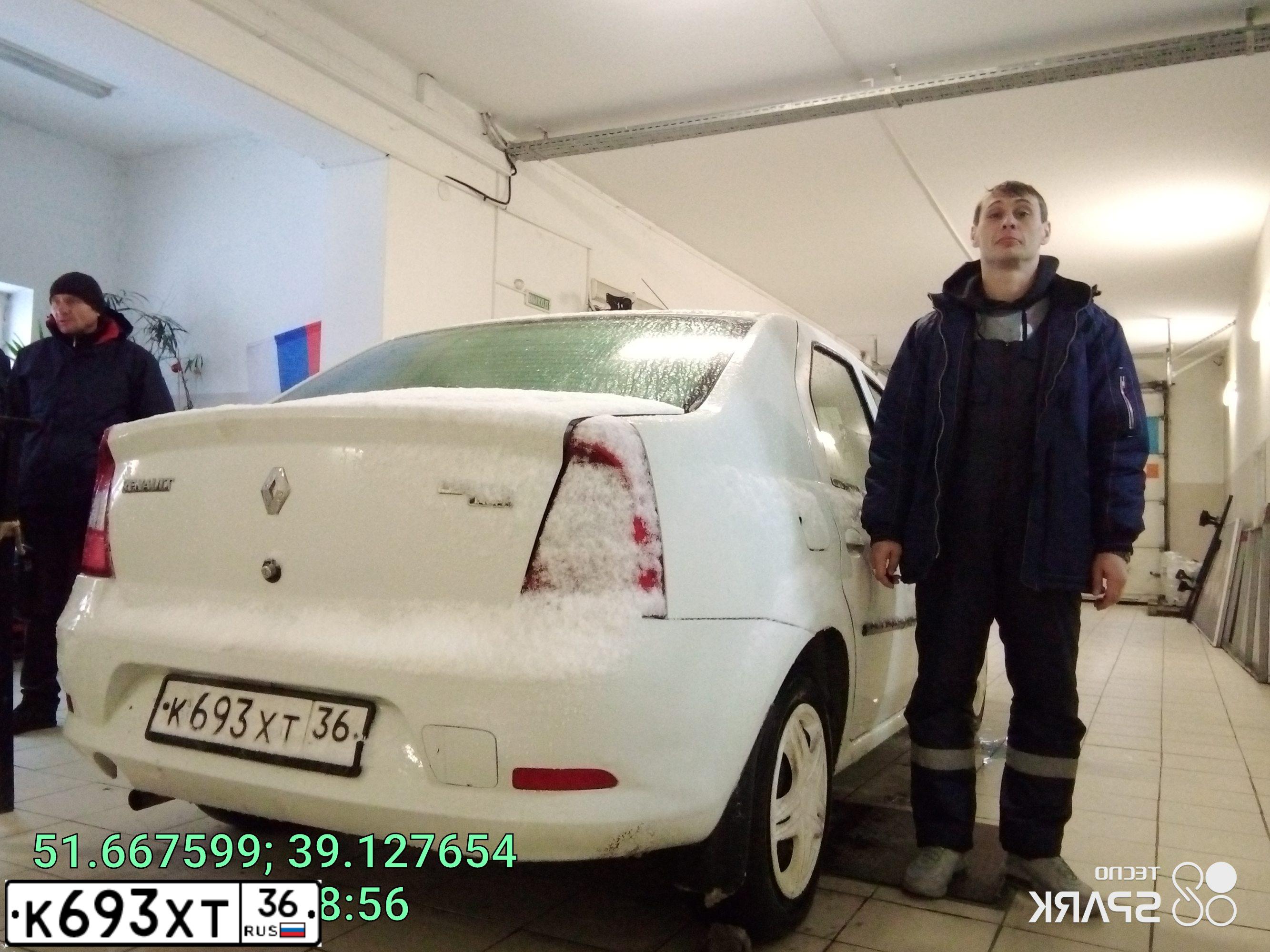 Фото автомобиля RENAULT LOGAN, 2014 — госномер М467УК82. Цвет: Белый