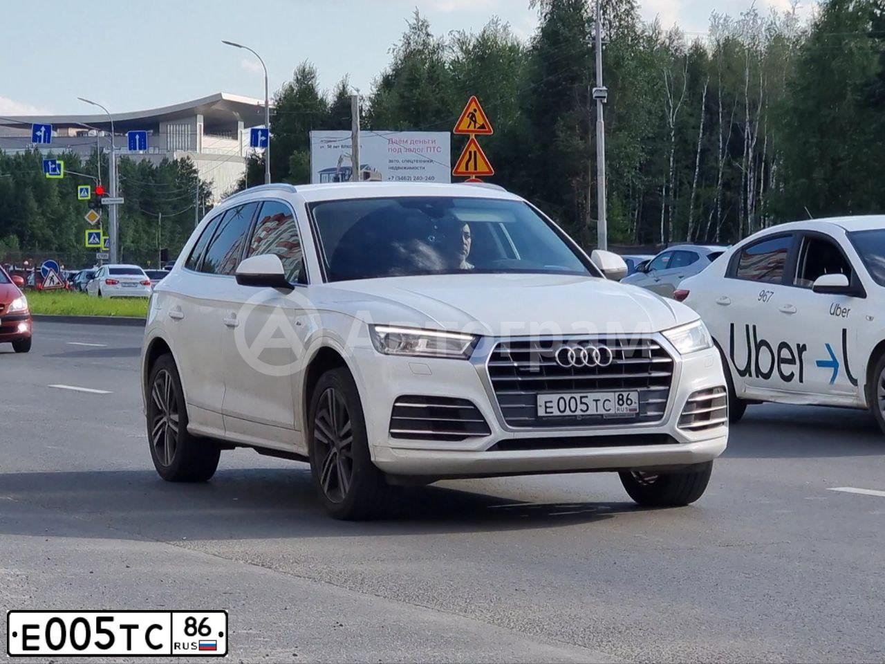 Фото автомобиля AUDI Q5, 2018 — госномер Е005ТС86. Цвет: БЕЛЫЙ
