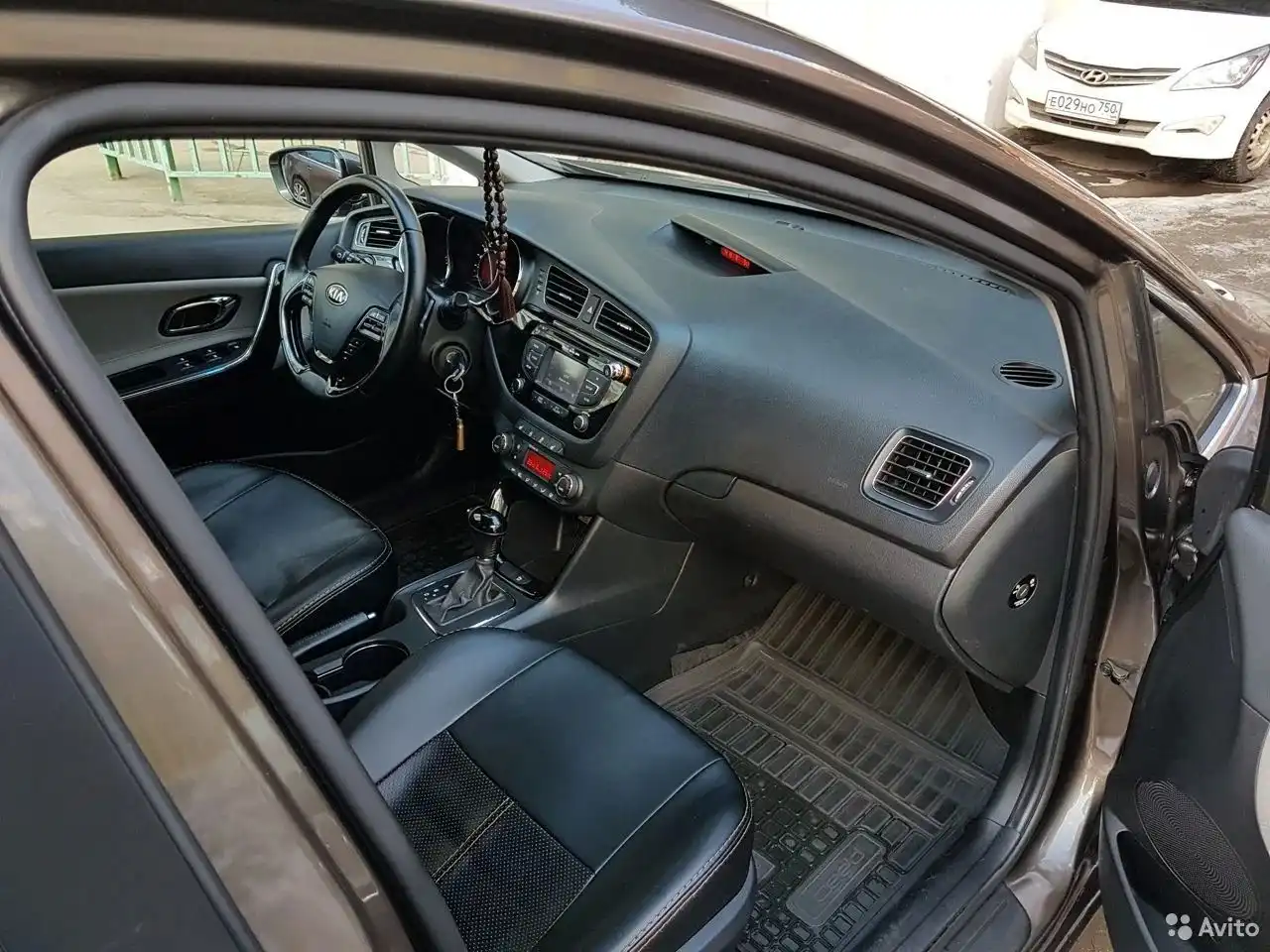 Фото автомобиля HYUNDAI SOLARIS, 2016 — госномер В019АМ977. Цвет: Белый