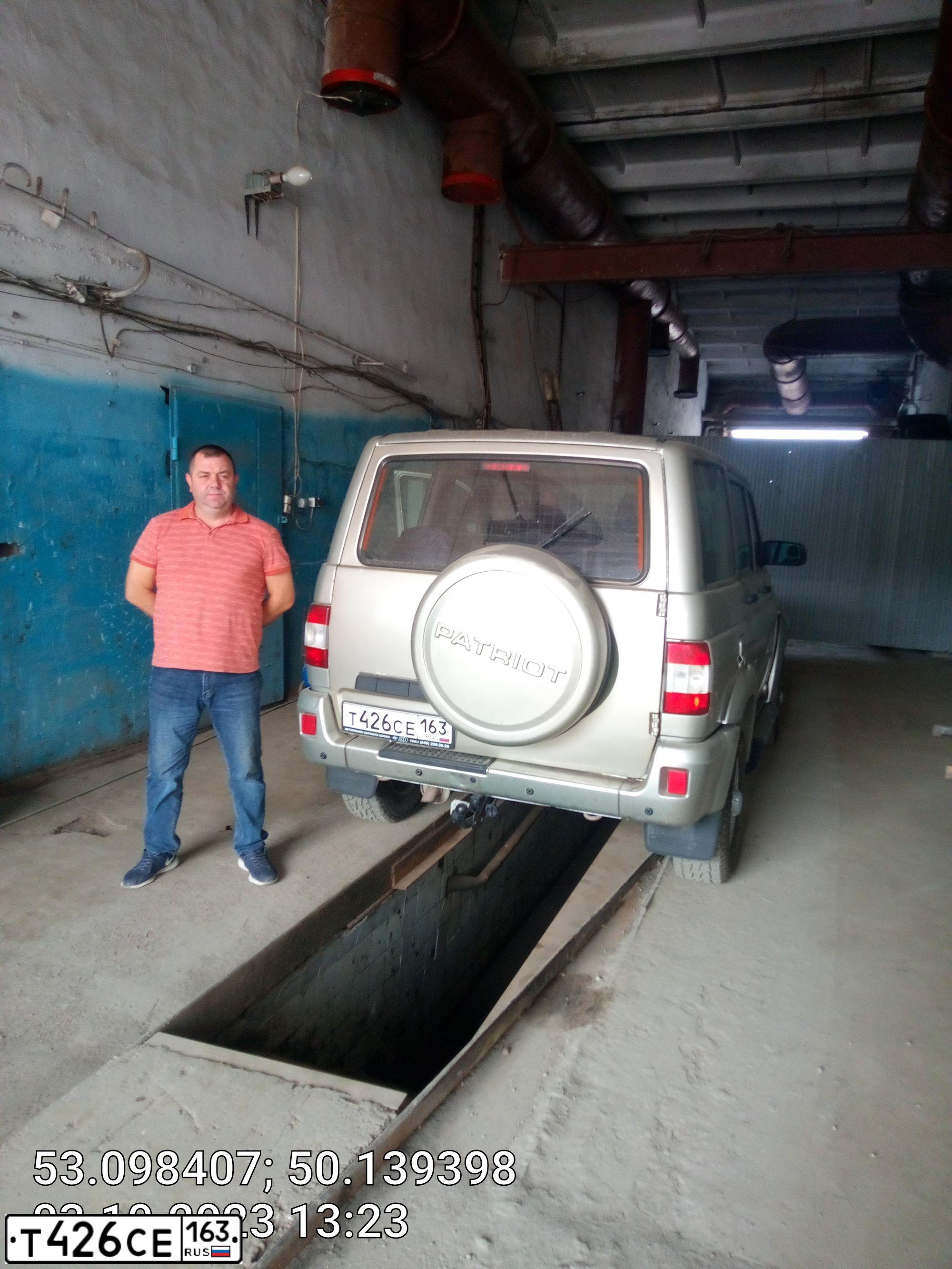 Фото автомобиля UAZ PATRIOT, 2013 — госномер Е545РВ142. Цвет: Серебристо-Желтый