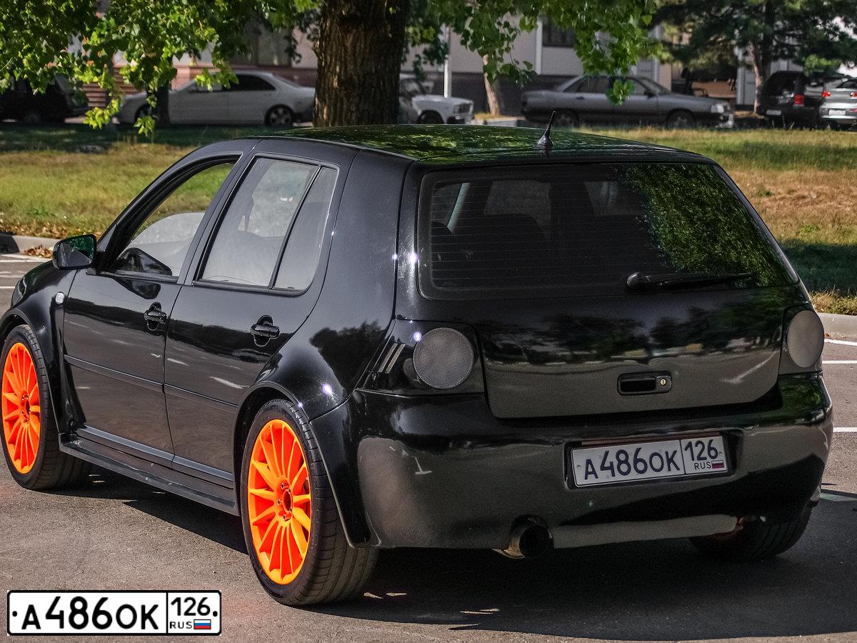 Фото автомобиля VOLKSWAGEN GOLF, 1998 — госномер С313ОВ750. Цвет: ЧЕРНЫЙ