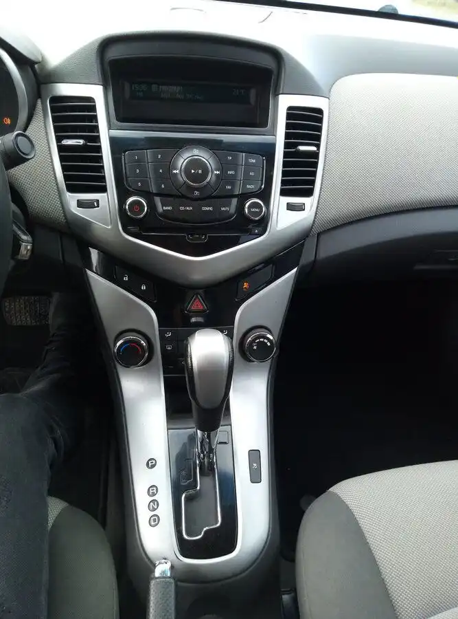 Фото автомобиля SKODA YETI, 2012 — госномер К461СТ147. Цвет: синий