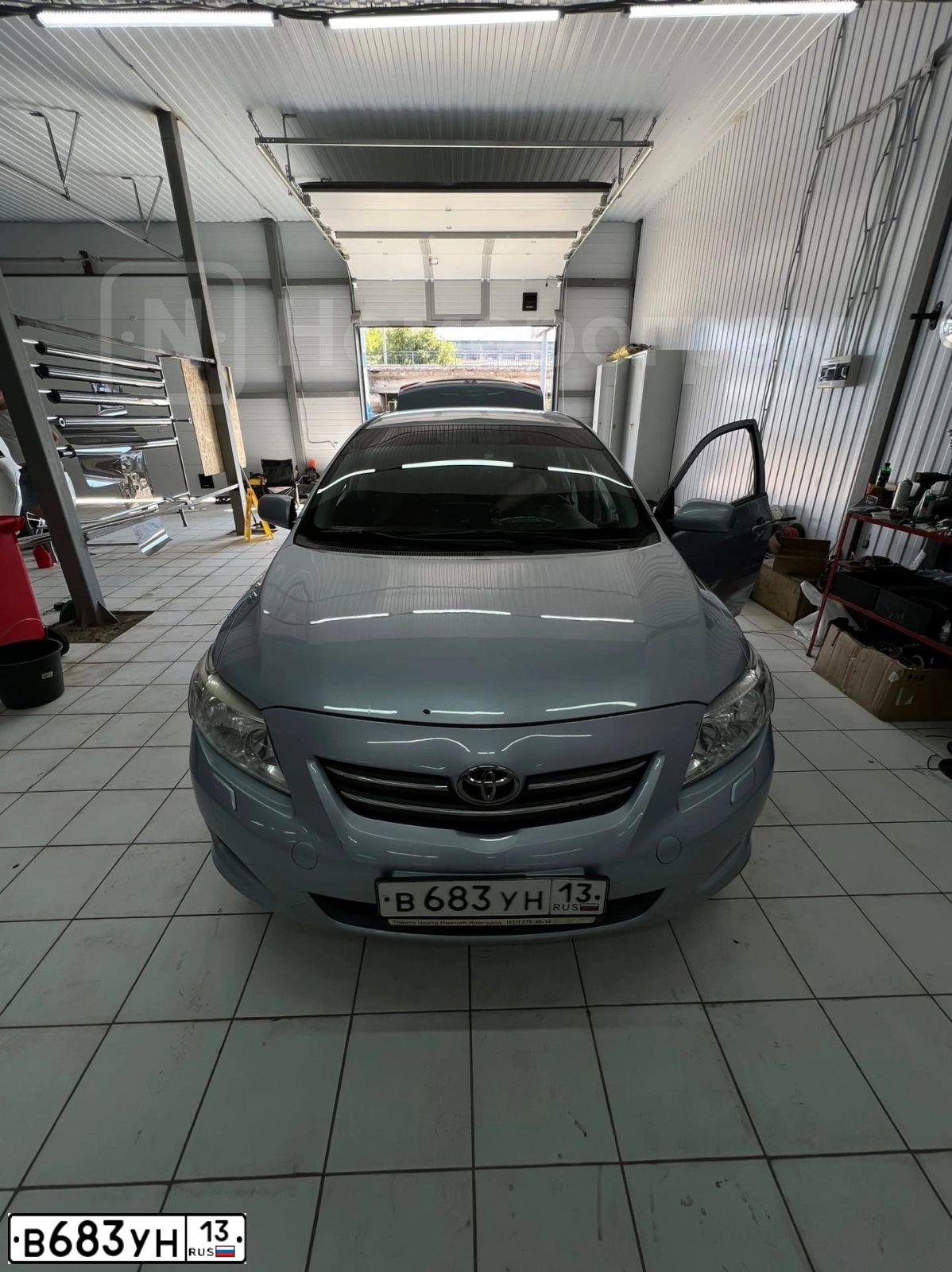 Фото автомобиля TOYOTA COROLLA, 2008 — госномер В683УН13. Цвет: СВЕТЛО-ГОЛУБОЙ