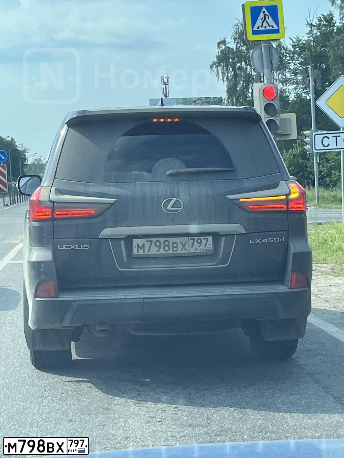 Фото автомобиля LEXUS LX, 2019 — госномер М798ВХ797. Цвет: ТЕМНО-СИНИЙ