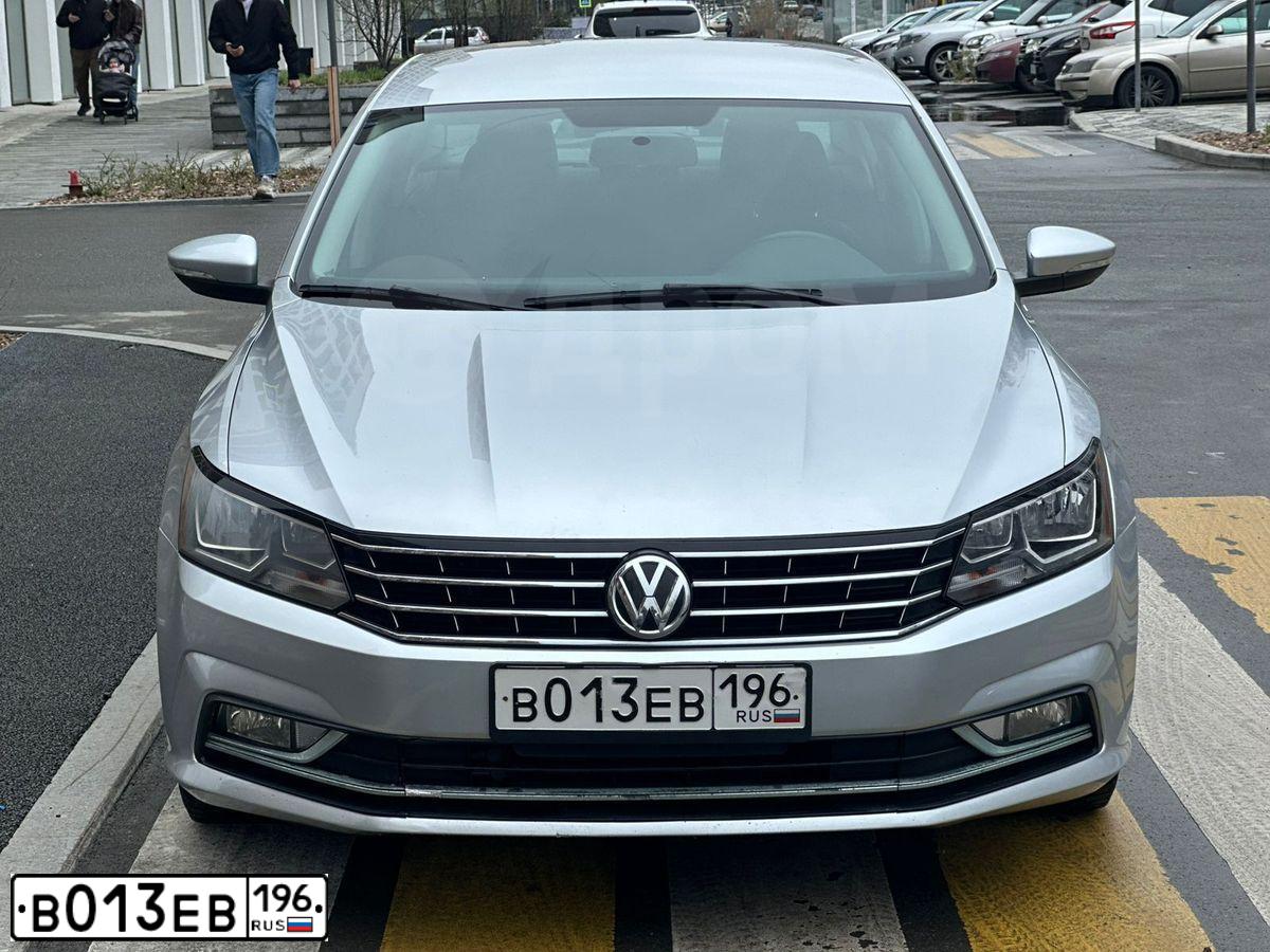 Фото автомобиля VOLKSWAGEN JETTA, 2014 — госномер В013ЕВ196. Цвет: ЧЕРНЫЙ