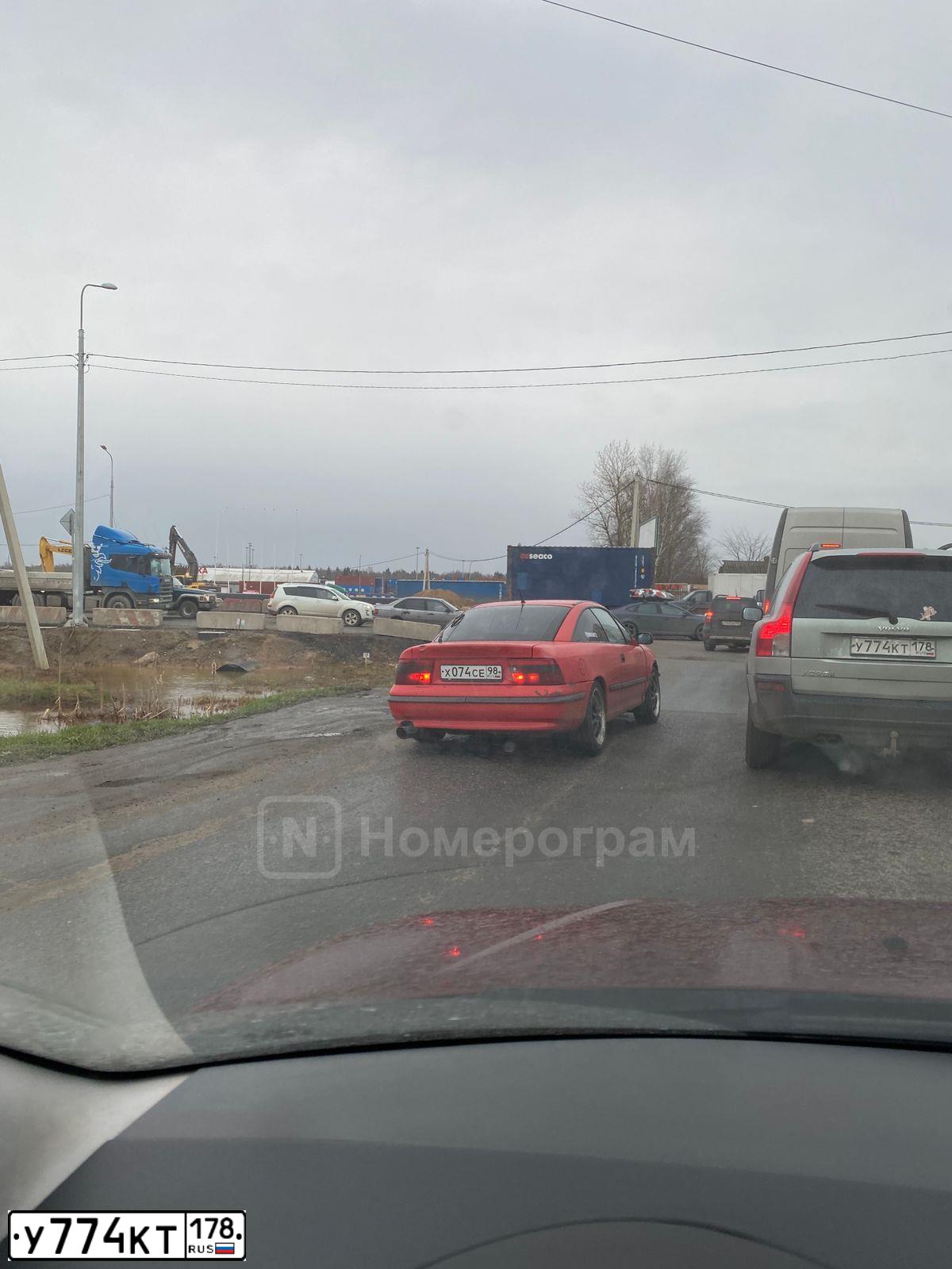 Фото автомобиля VOLVO XC90, 2003 — госномер Т999ЕМ47. Цвет: СЕРЫЙ