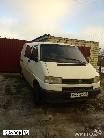 Фото автомобиля VOLKSWAGEN TRANSPORTER, 1993 — госномер К054ОК32. Цвет: Белый