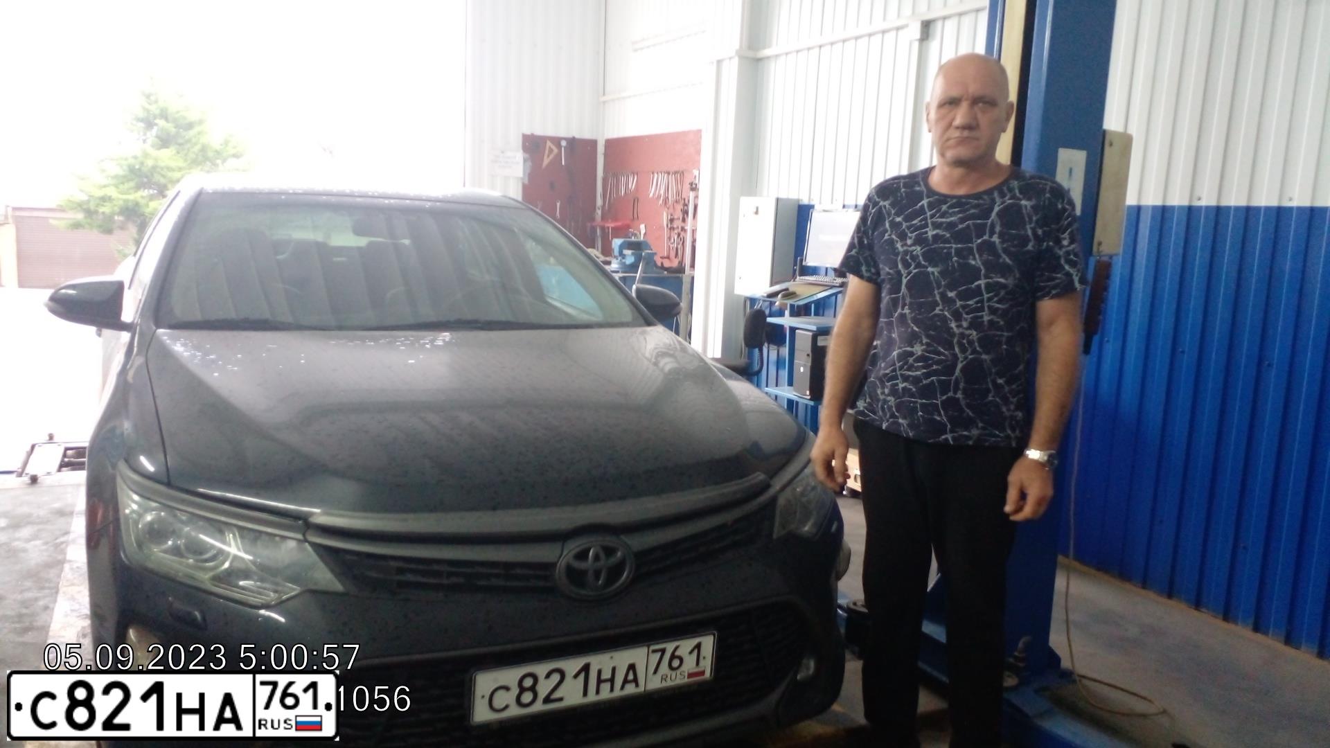 Фото автомобиля TOYOTA CAMRY, 2012 — госномер М666ОН61. Цвет: ЧЕРНЫЙ МЕТАЛЛИК