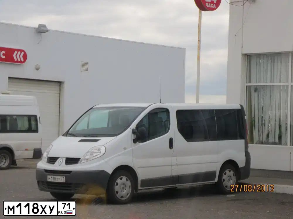 Фото автомобиля RENAULT TRAFIC, 2009 — госномер М903МР35. Цвет: Белый