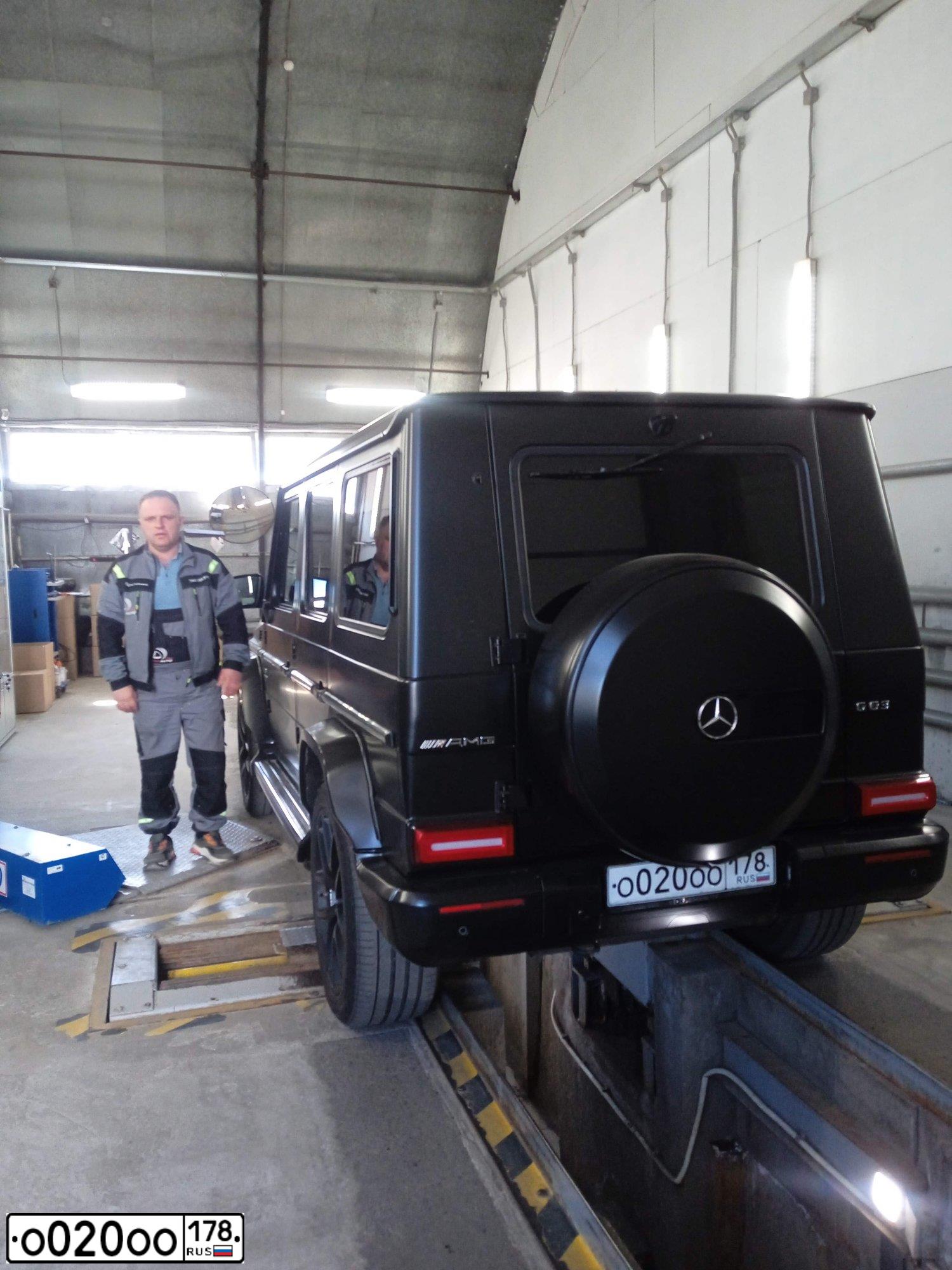 Фото автомобиля TOYOTA LANDCRUISER 200, 2011 — госномер О020ОО178. Цвет: ЧЕРНЫЙ