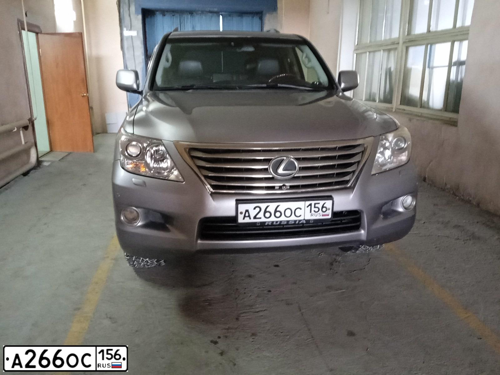 Фото автомобиля LEXUS LX, 2011 — госномер О539ОО56. Цвет: Серебристый