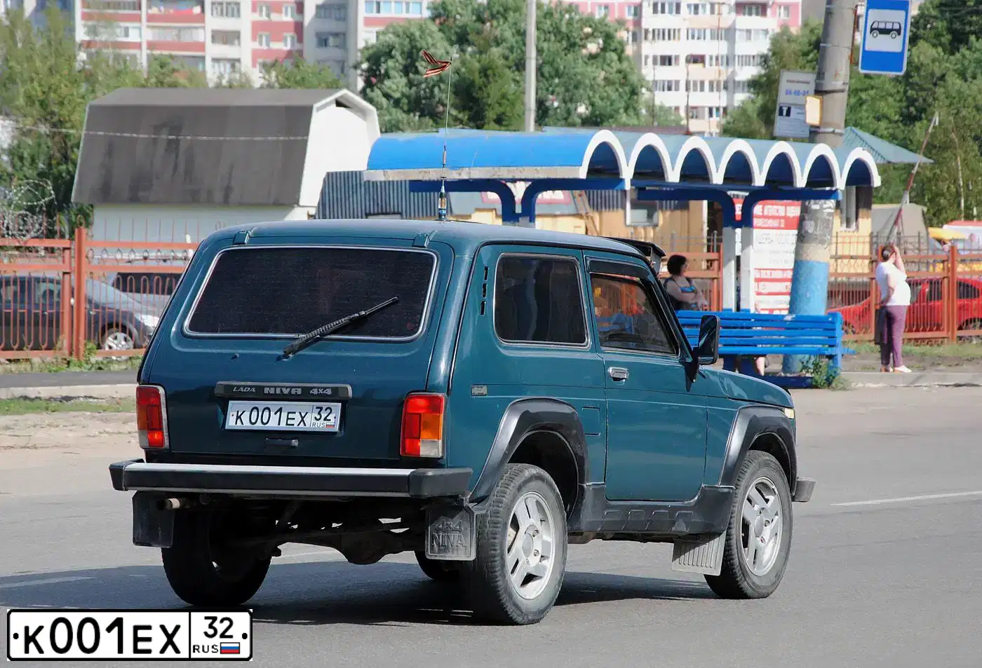 Фото автомобиля BMW SERIE 5, 2012 — госномер К001ЕХ32. Цвет: ЧЕРНЫЙ