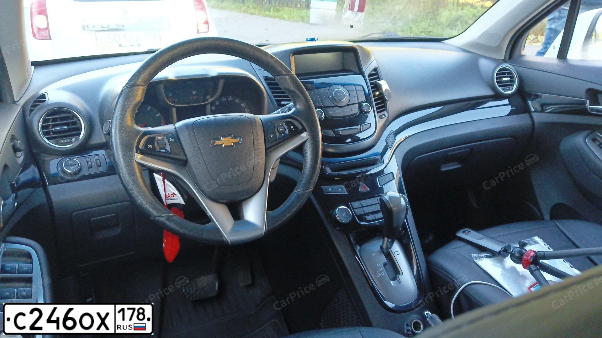 Фото автомобиля CHEVROLET ORLANDO, 2014 — госномер С246ОХ178. Цвет: БЕЛЫЙ