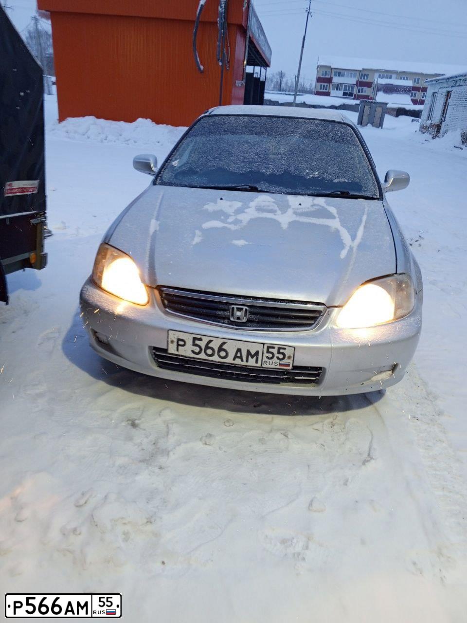 Фото автомобиля HONDA CIVIC, 2000 — госномер Т440ОО196