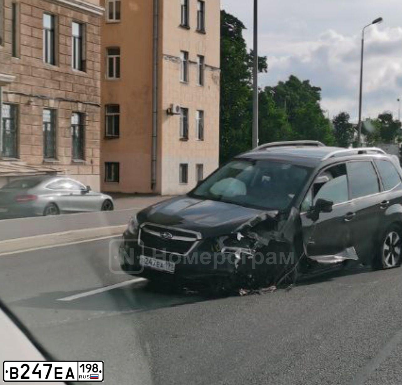 Фото автомобиля SUBARU FORESTER, 2018 — госномер В247ЕА198. Цвет: ЧЕРНЫЙ