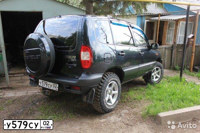 Фото автомобиля CHEVROLET NIVA, 2008 — госномер У579СУ02. Цвет: ЧЕРНО-СИНИЙ МЕТАЛЛИК