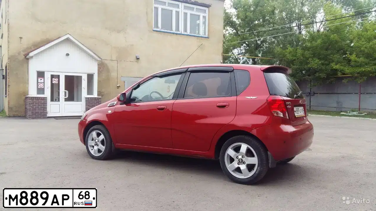 Фото автомобиля CHEVROLET AVEO, 2007 — госномер Х550ОМ150. Цвет: КРАСНЫЙ
