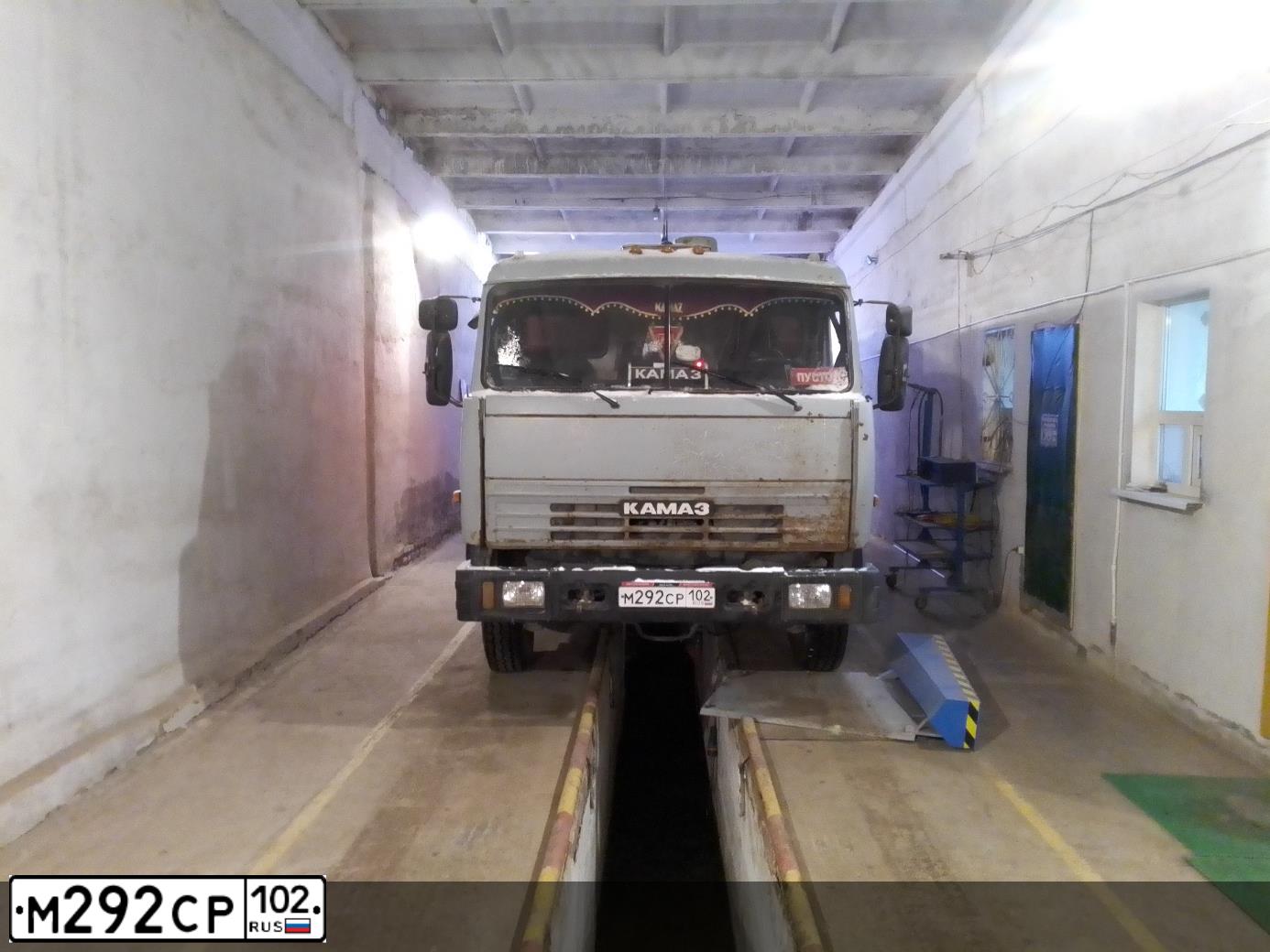 Фото автомобиля KAMAZ 5320 /6X4/, 2004 — госномер М292СР102. Цвет: ОРАНЖЕВЫЙ