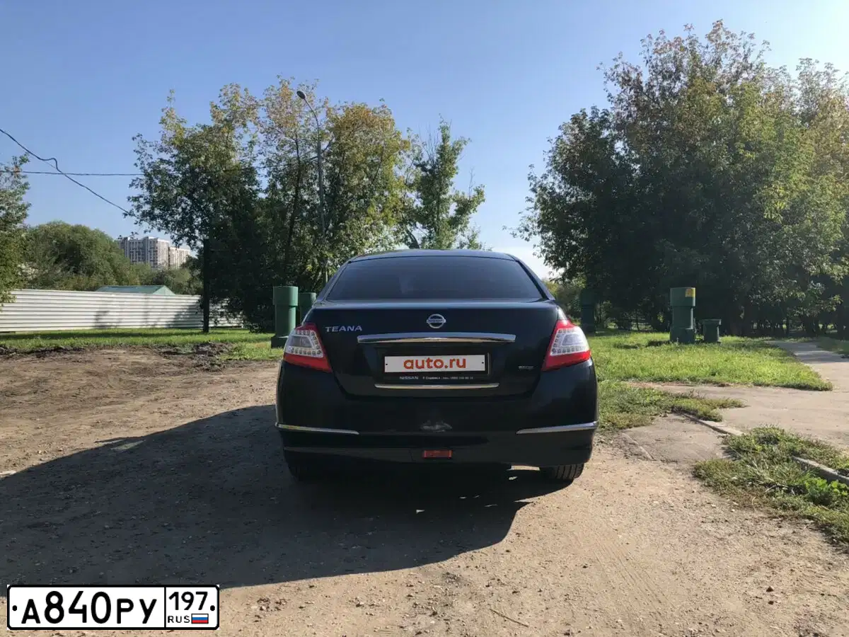 Фото автомобиля NISSAN TEANA, 2011 — госномер Р004НЕ142. Цвет: ЧЕРНЫЙ