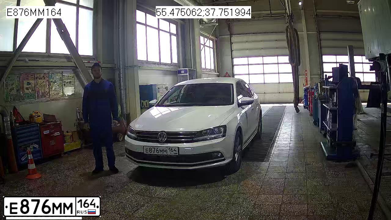 Фото автомобиля VOLKSWAGEN JETTA, 2018 — госномер У392ЕТ977. Цвет: Белый