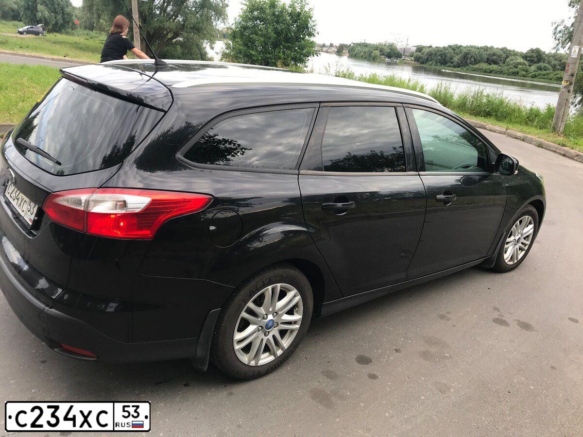 Фото автомобиля FORD FOCUS, 2012 — госномер В229ЕЕ147. Цвет: ЧЕРНЫЙ