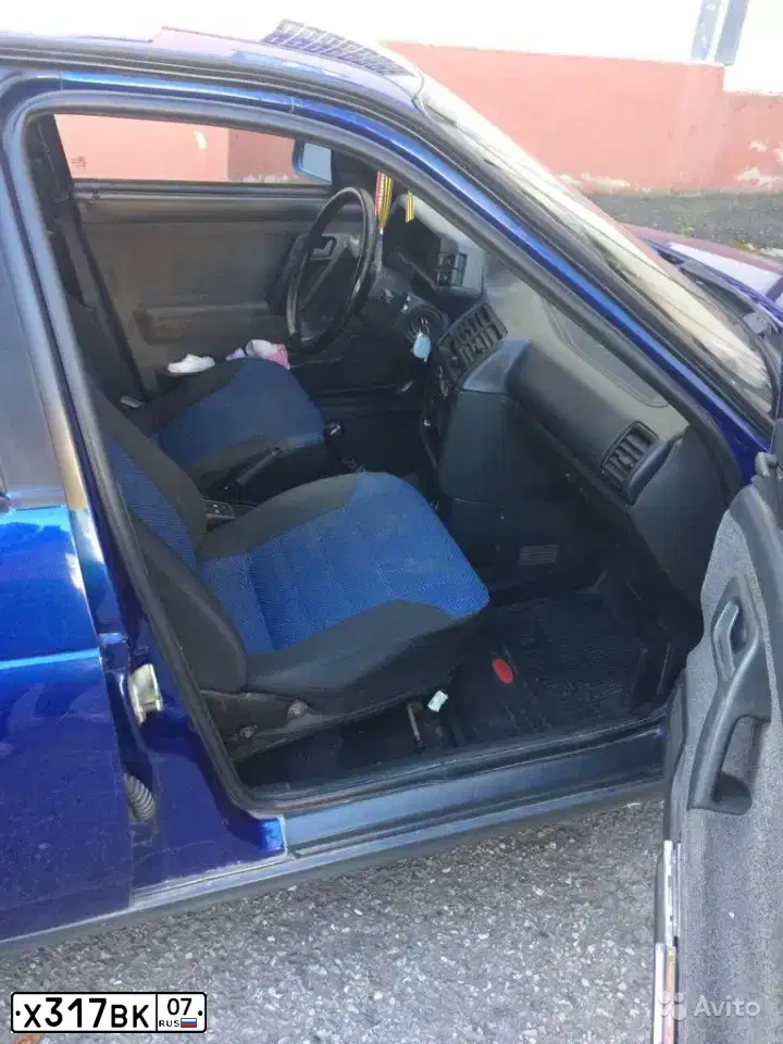 Фото автомобиля LADA 2112, 2002 — госномер Р992РЕ126. Цвет: СЕРЕБР. ЯРКО-СИНИЙ