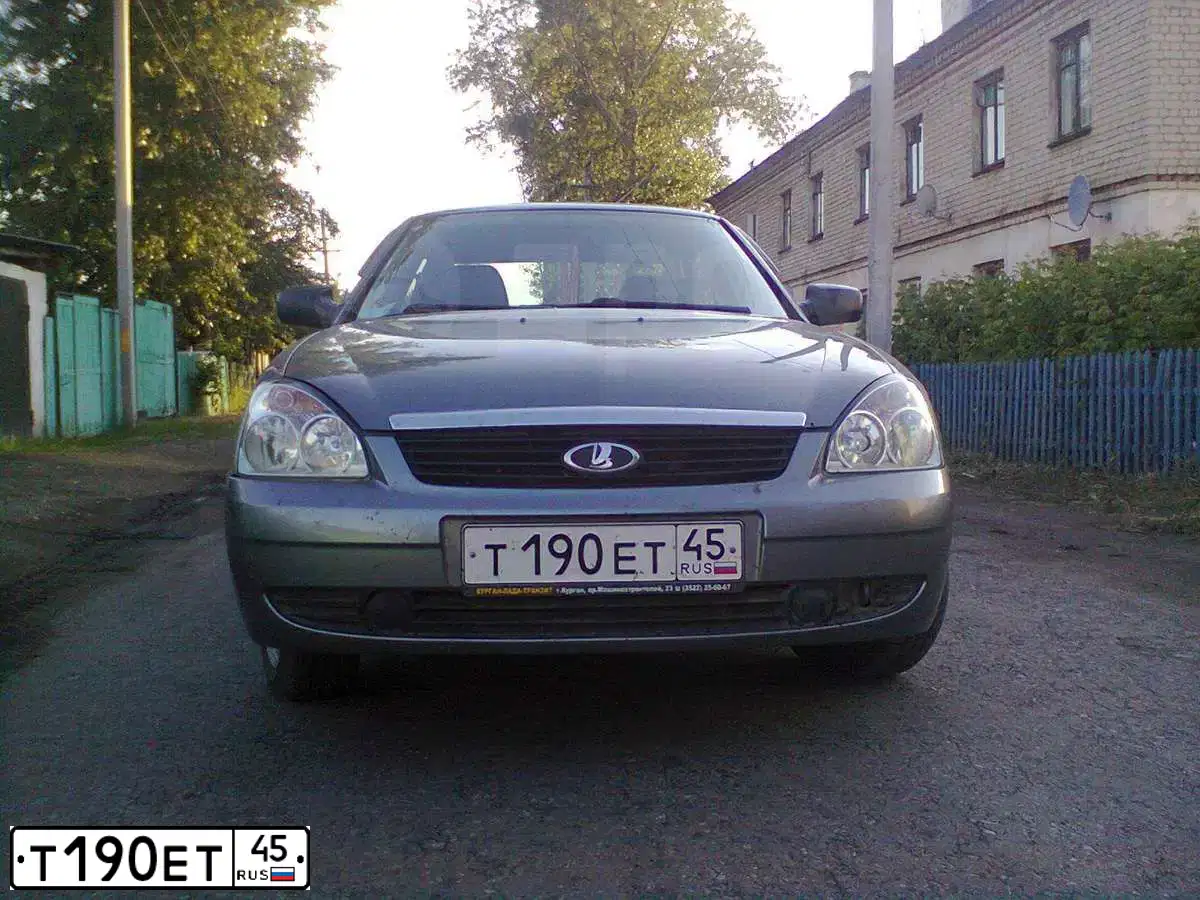 Фото автомобиля LADA PRIORA, 2010 — госномер В379ТТ186. Цвет: средний серо-зеленый металлик