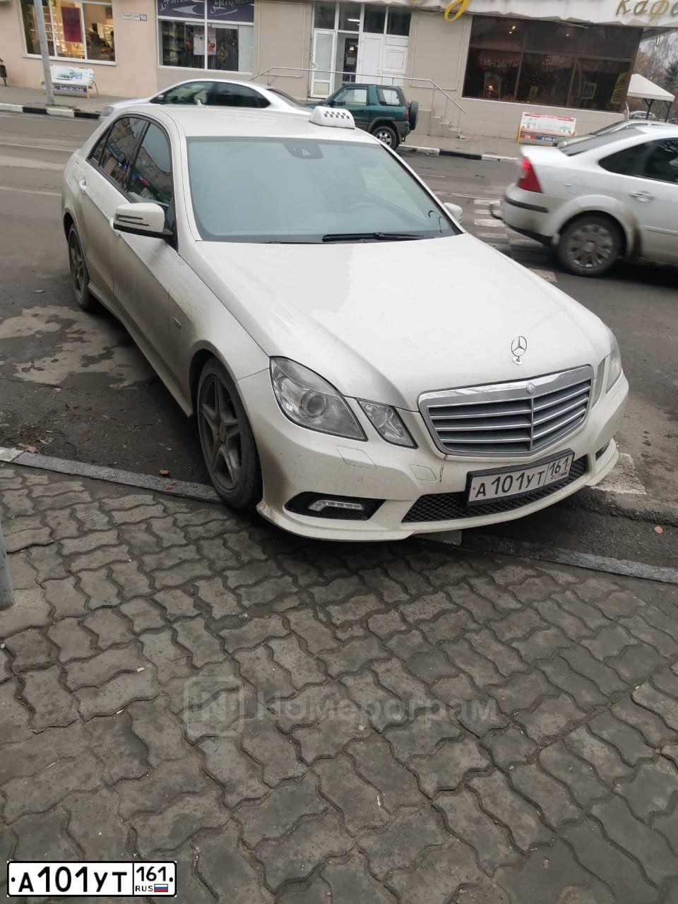 Фото автомобиля FORD FOCUS, 2006 — госномер А101УТ161. Цвет: ЧЕРНЫЙ