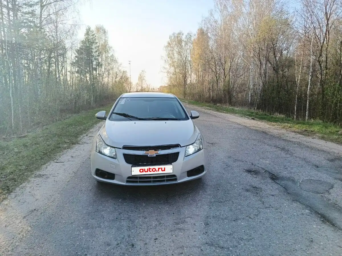 Фото автомобиля CHEVROLET CRUZE, 2010 — госномер Е515ЕО12. Цвет: СЕРЕБРИСТЫЙ МЕТАЛЛИК
