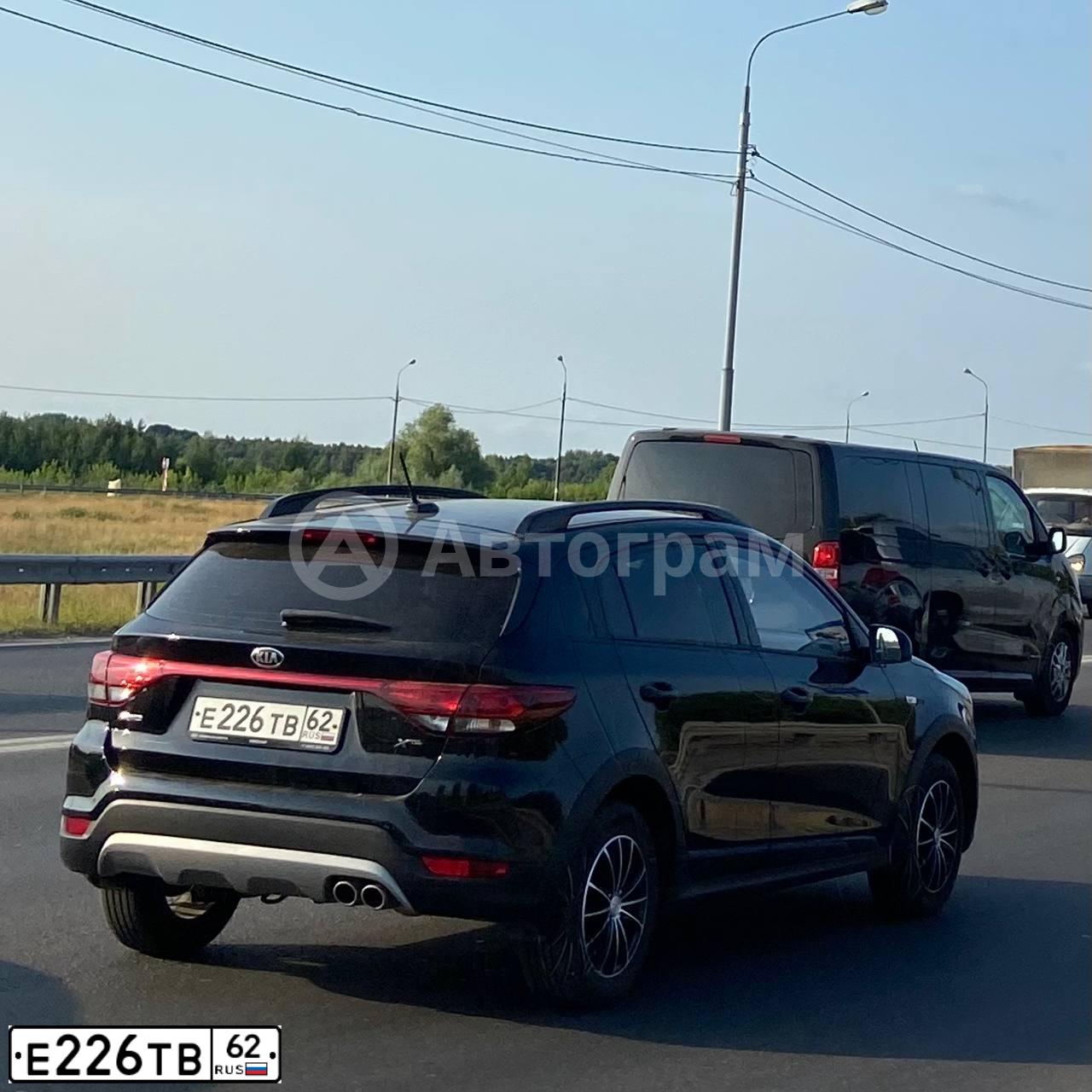 Фото автомобиля KIA RIO, 2019 — госномер Е226ТВ62. Цвет: ЧЕРНЫЙ