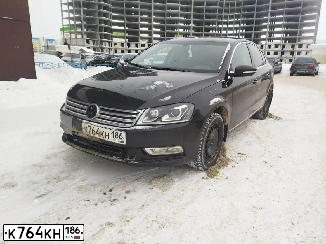 Фото автомобиля VOLKSWAGEN PASSAT, 2011 — госномер К764КН186. Цвет: ЧЕРНО-СЕРЫЙ