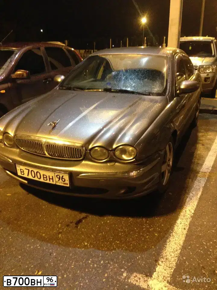 Фото автомобиля JAGUAR X-TYPE, 2007 — госномер В700ВН96. Цвет: СЕРЫЙ