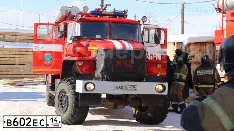 Фото автомобиля URAL 4320 /6X6/, 2010 — госномер В602ЕС14. Цвет: ЦВ СХ А6 ПО ГОСТ Р 50574-2019