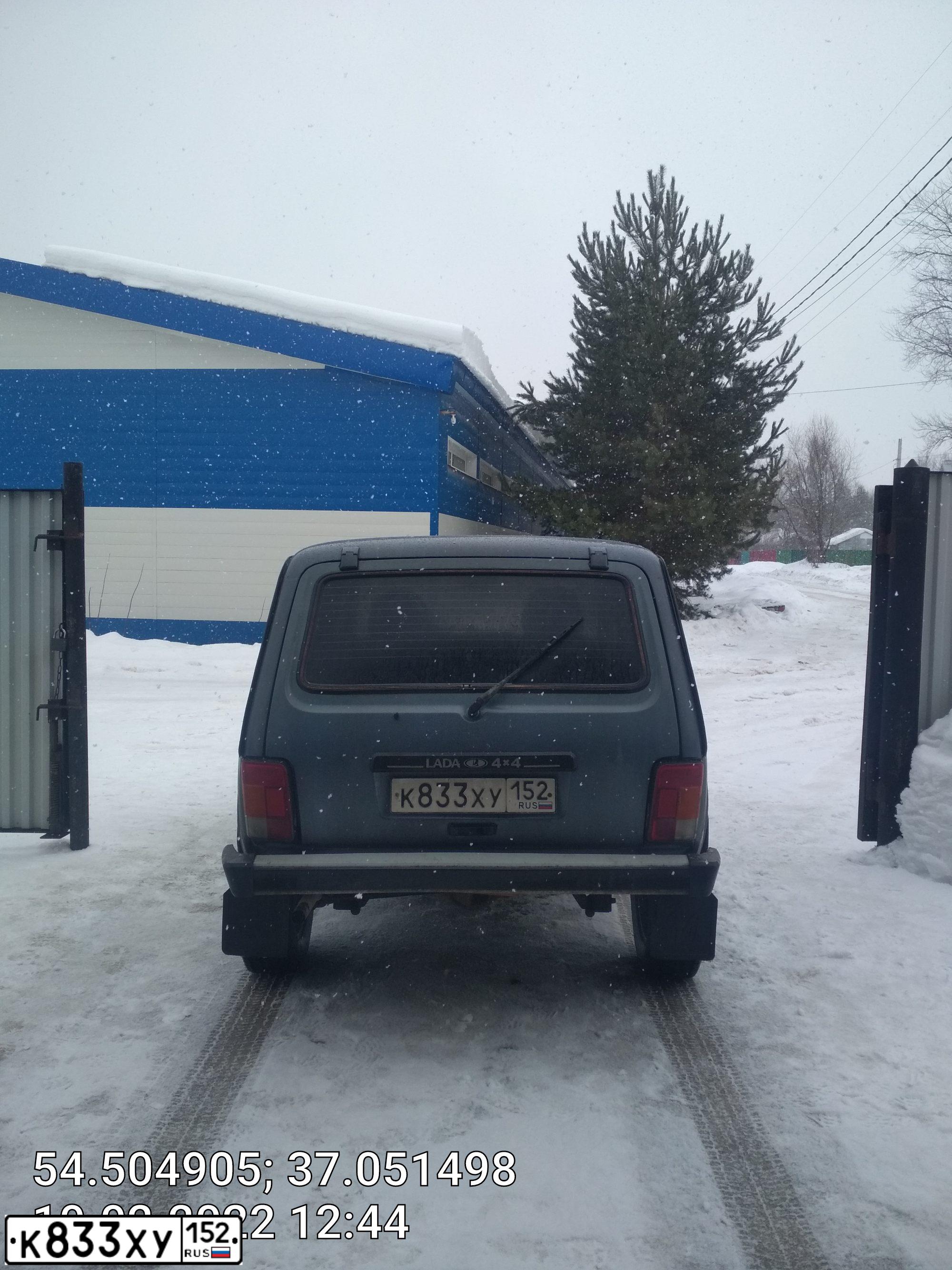 Фото автомобиля LADA NIVA, 2009 — госномер С564РЕ40. Цвет: СЕРО-СИНИЙ