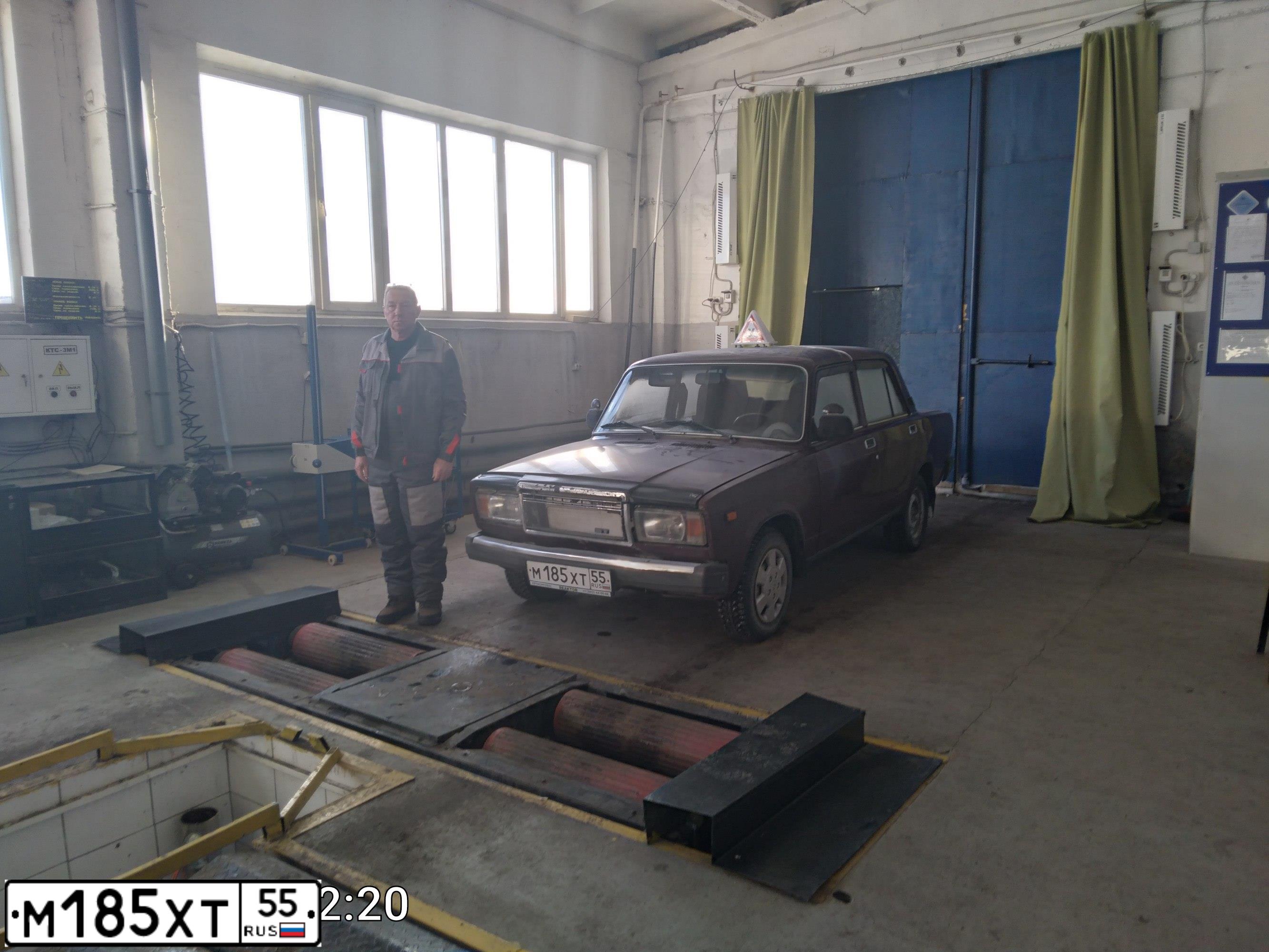 Фото автомобиля LADA 2107, 2006 — госномер М185ХТ55. Цвет: ТЕМНО-КРАСНЫЙ