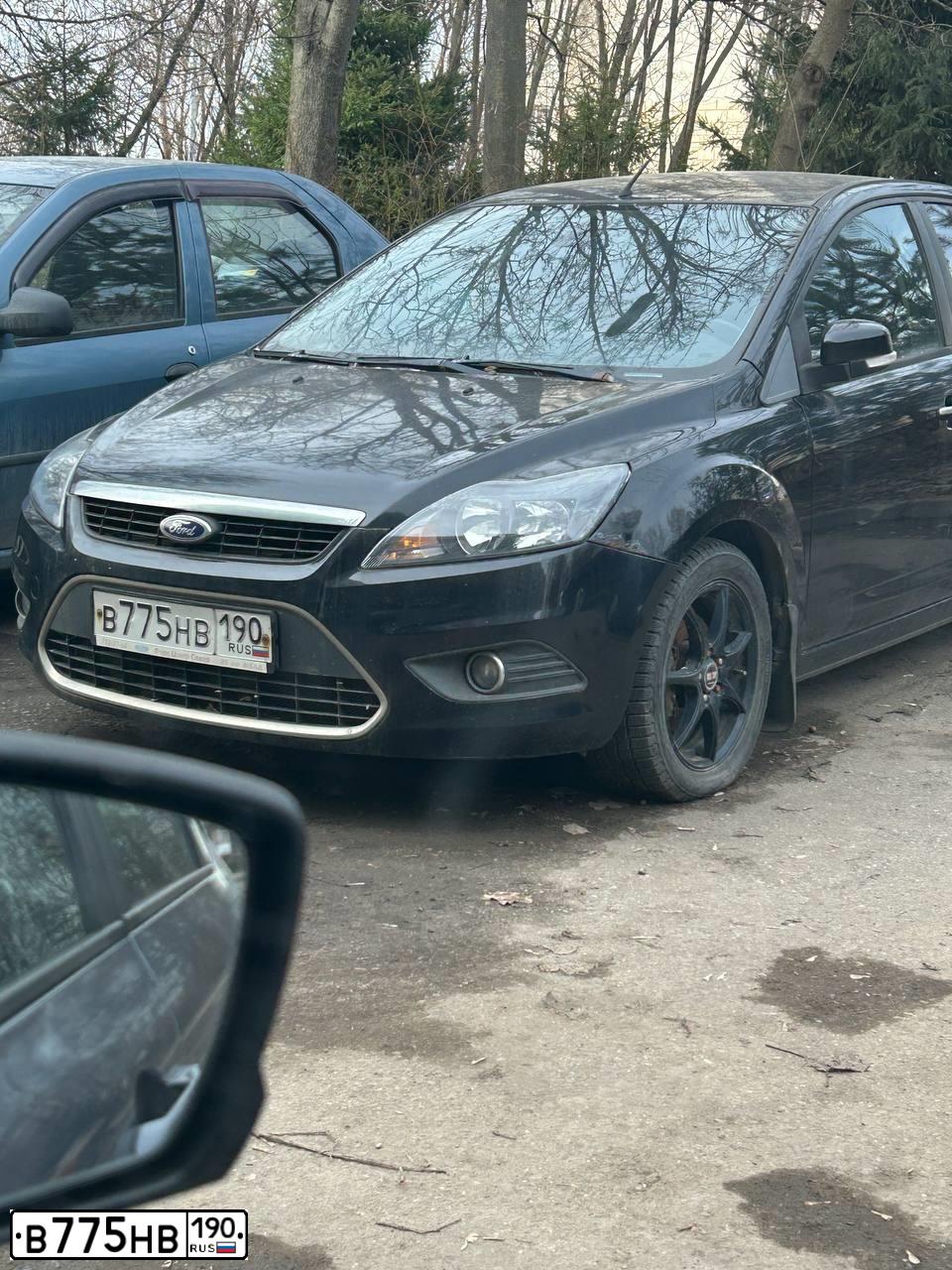 Фото автомобиля FORD FOCUS, 2010 — госномер В775НВ190. Цвет: ЧЕРНЫЙ