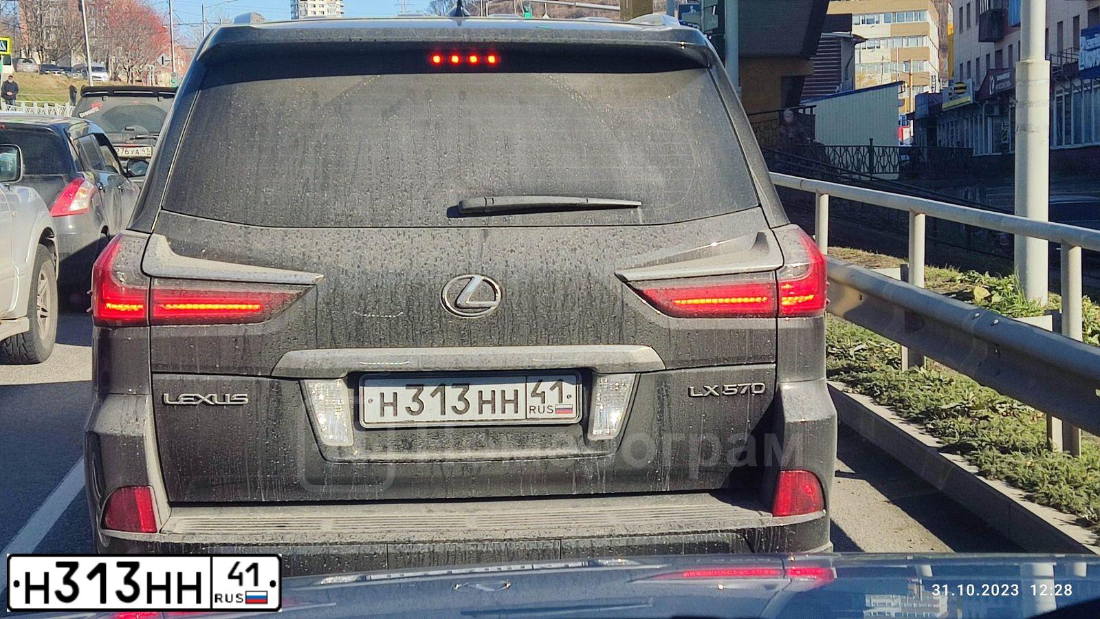 Фото автомобиля LEXUS LX, 2016 — госномер Е690ВМ41. Цвет: ЧЕРНЫЙ